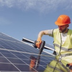 Soare la buton: Ghid rapid pentru a integra casa inteligentă cu panourile fotovoltaice