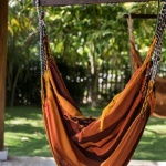 Răsfață-te în aer: 15 idei de leagăne-cocon pentru adulți - de la balcon la grădină