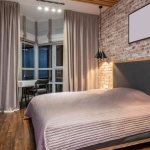 Dormitor în stil loft: peretele de cărămidă decorativă care îți aduce farmec urban și căldură acasă